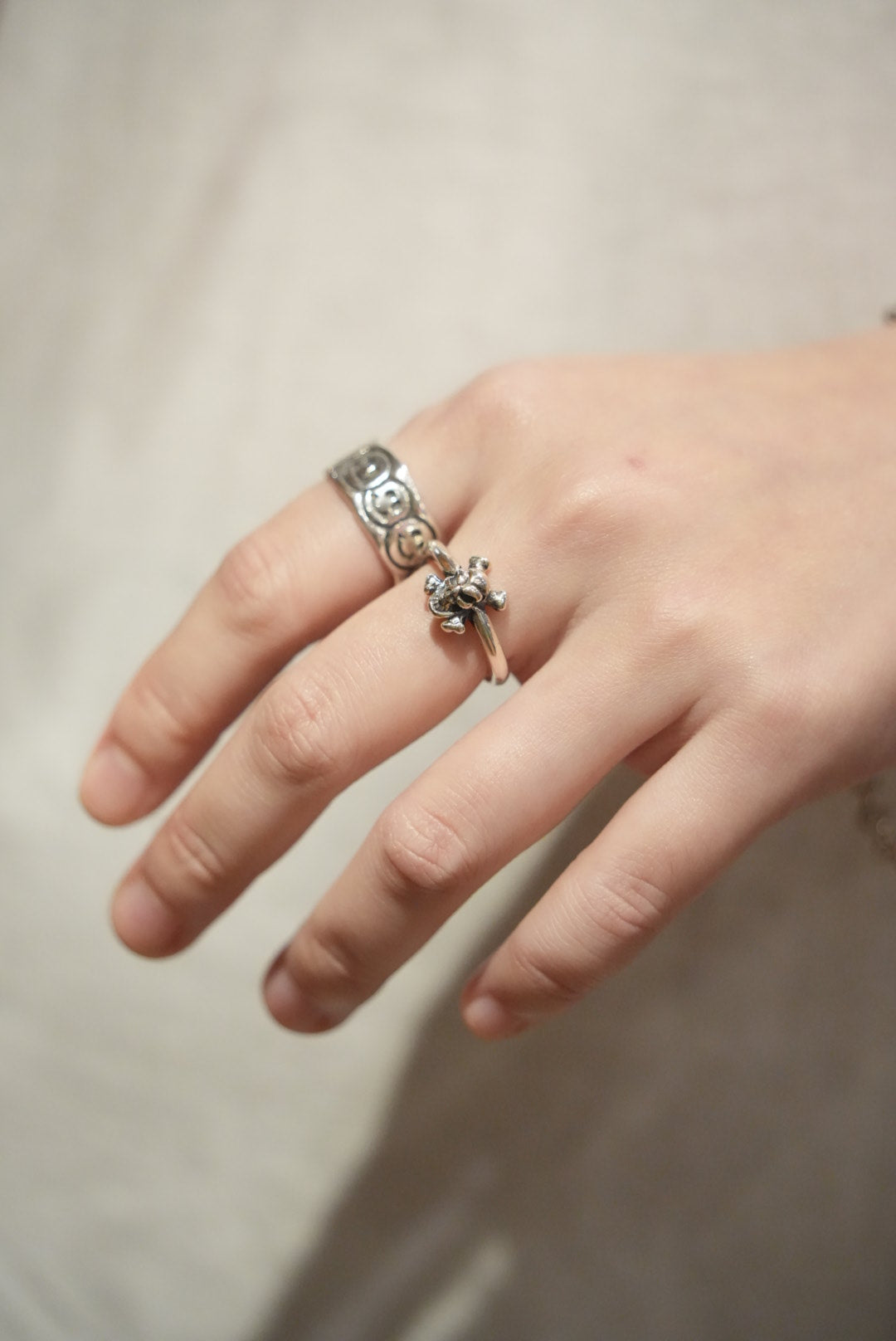 R341SXB Skull and Crossbones Ring