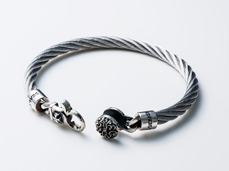 Stainless Steel Wire Bangle: Tiny Clip