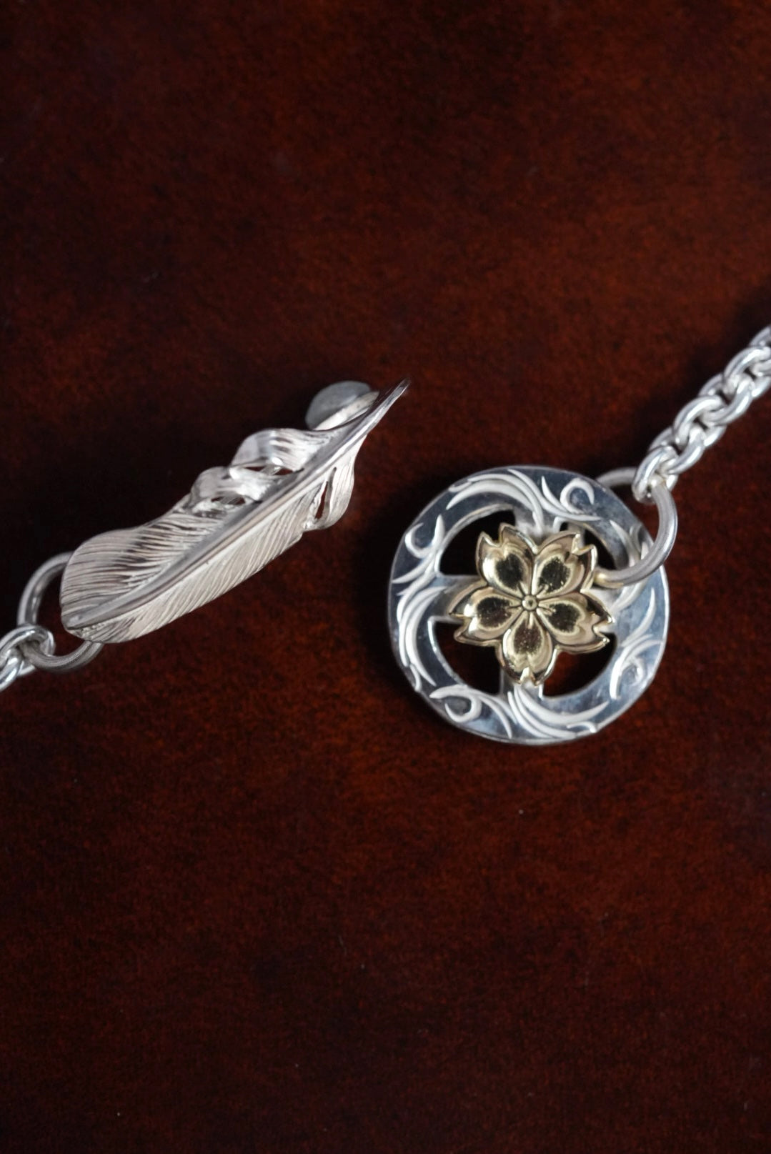 Ninemetal 18K Sakura Arabesque Wheel Feather Hook Chain Set
