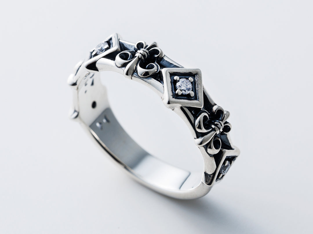 Gentle Lily Ring