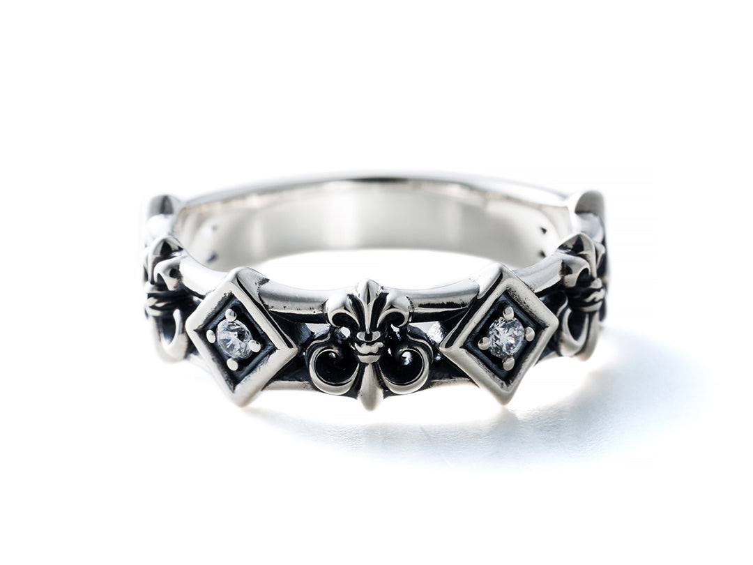 Gentle Lily Ring