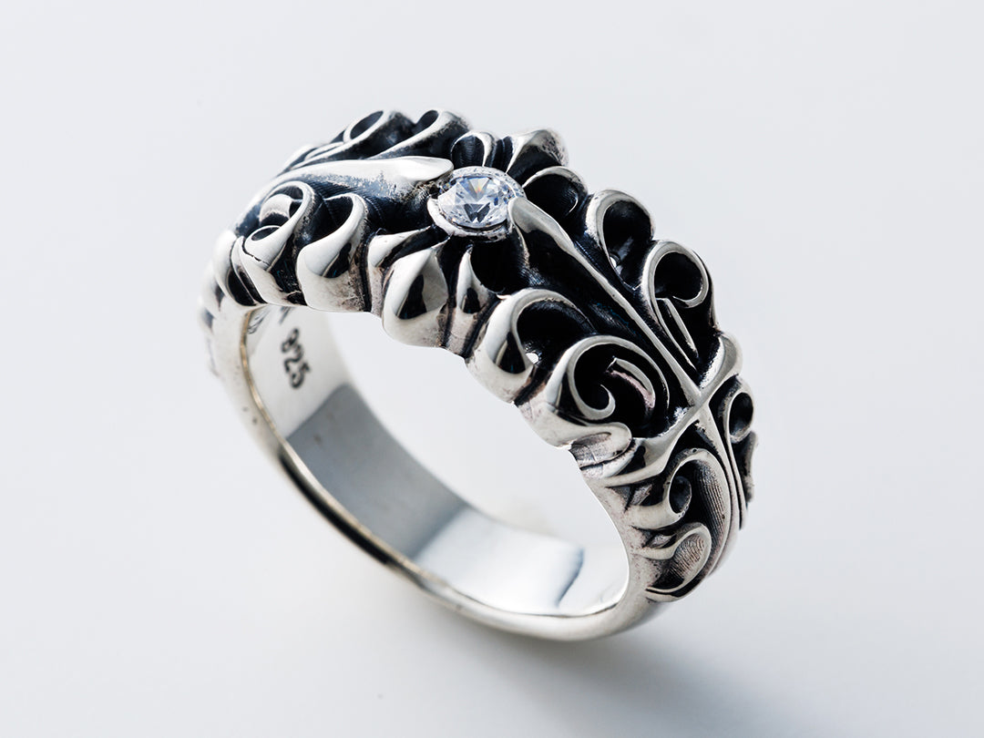 Crown Lin Cross Ring