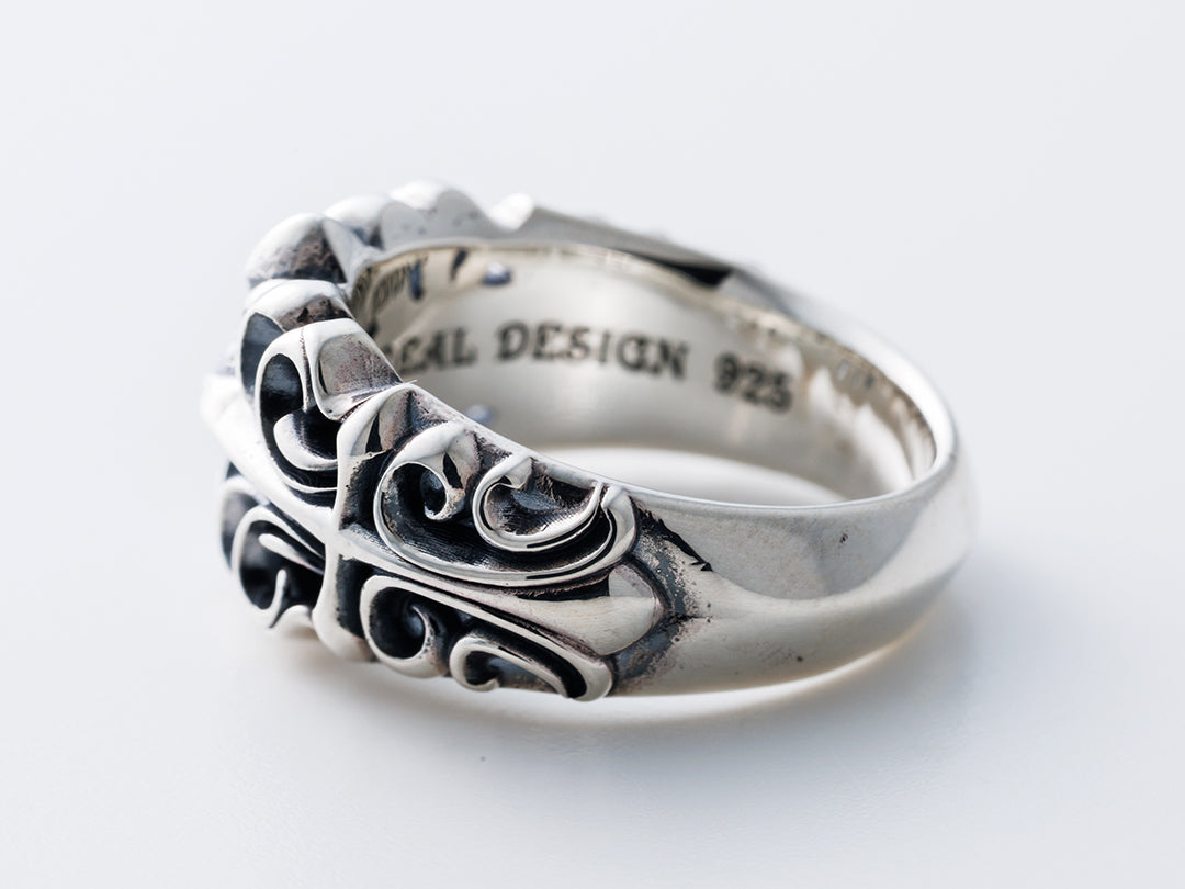 Crown Lin Cross Ring