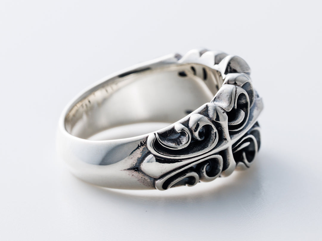 Crown Lin Cross Ring