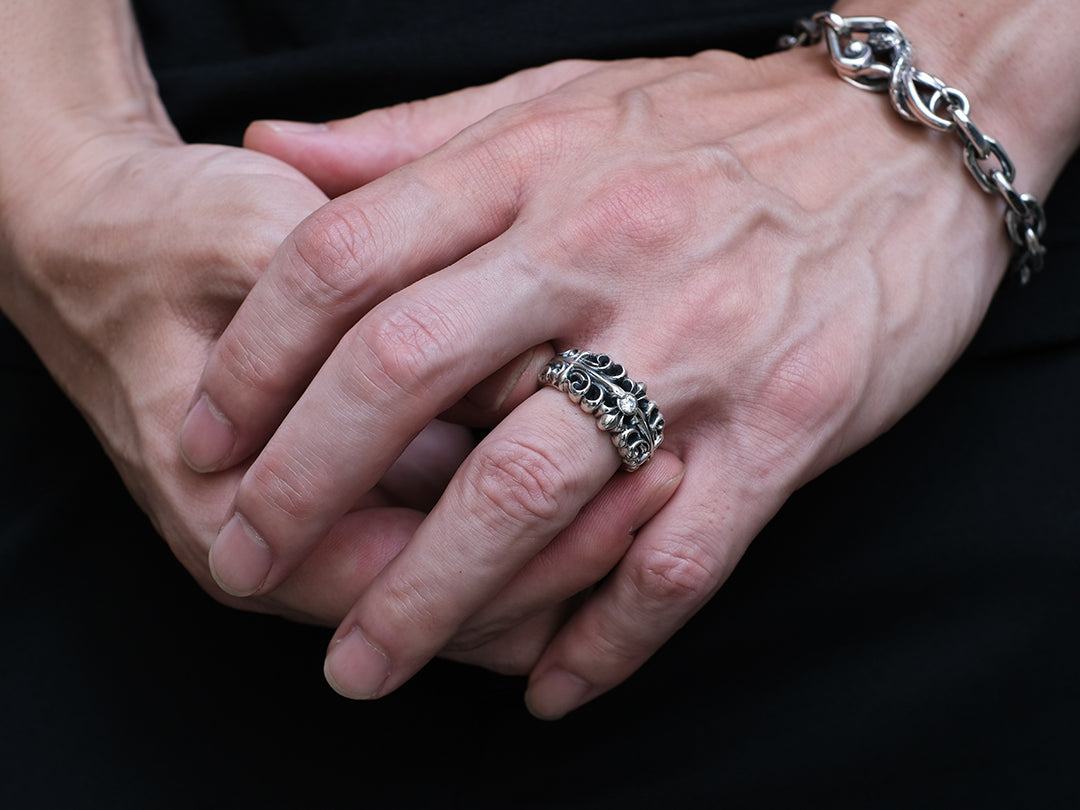Crown Lin Cross Ring