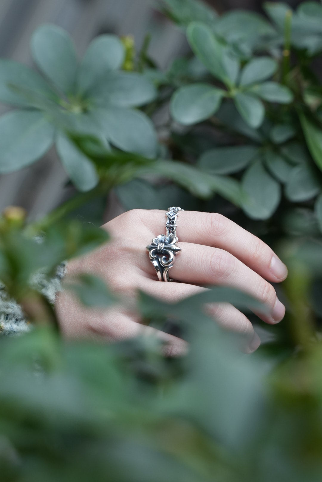 Deal Design Ring for unisex | Deal Design Naked Lily Ring | DEOPUZ