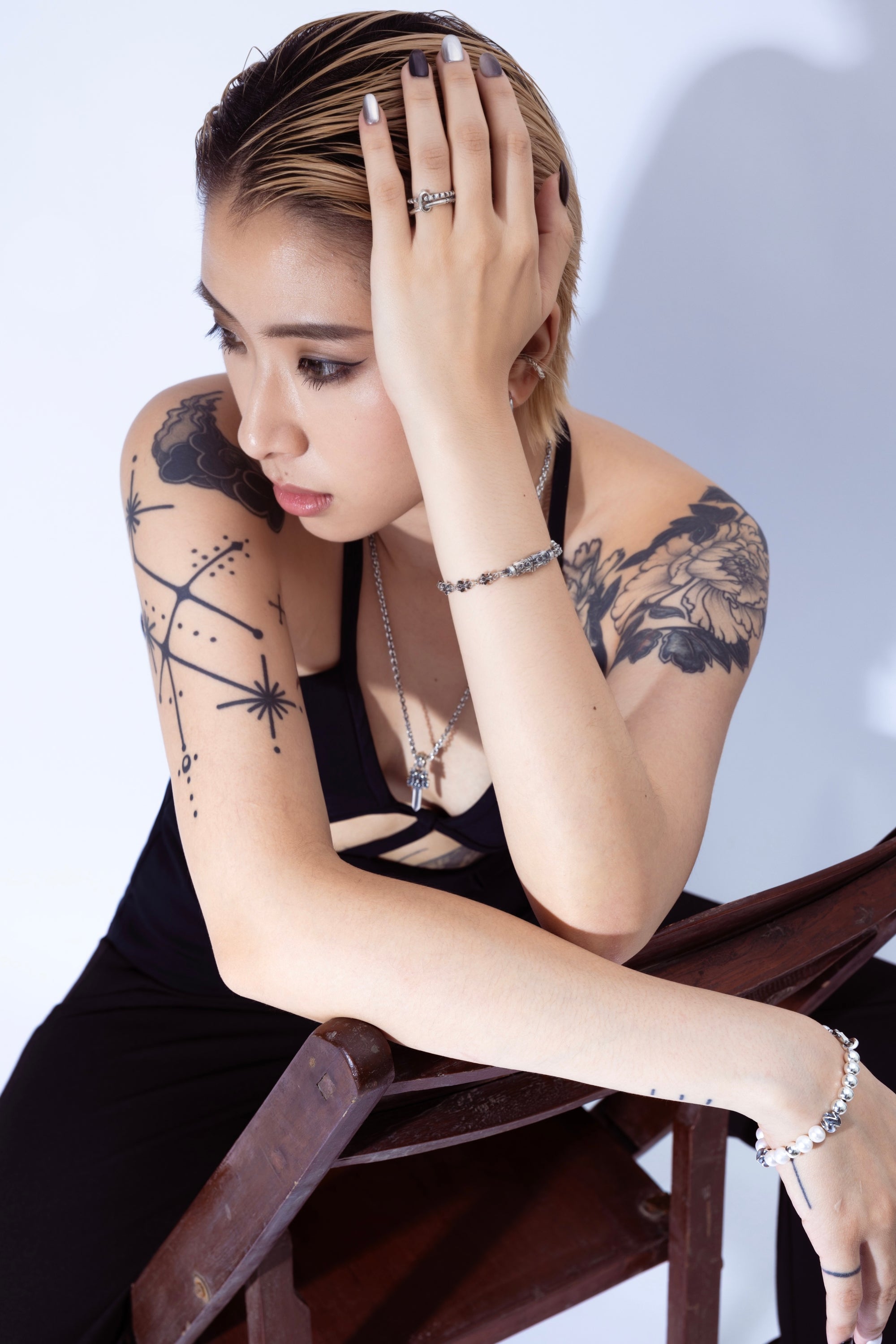Deal Design Split Gate Bracelet / Blade Lily