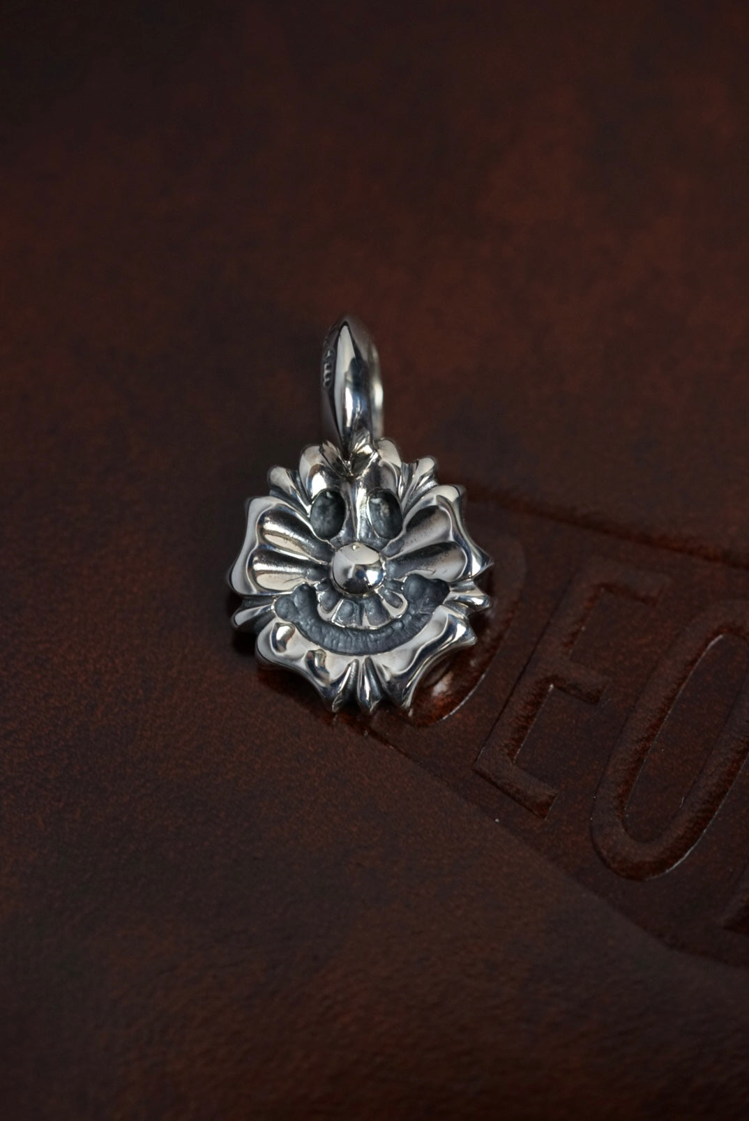 C386 Happy Face Charm-Cherry Blossom