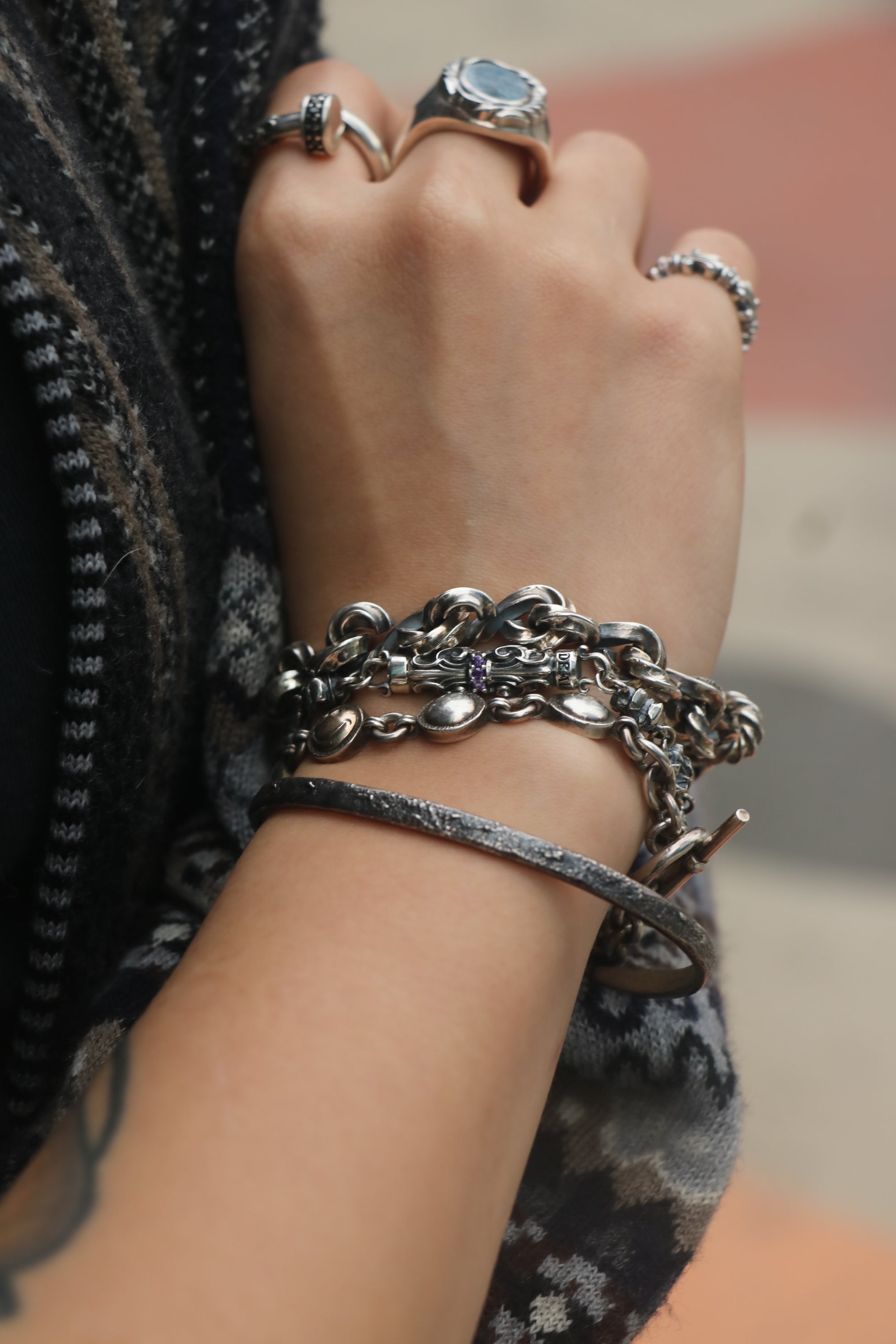 Deal Design Split Gate Bracelet / Blade Lily