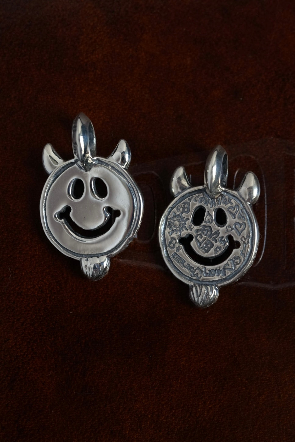 C367 30th Anniversary Happy Face With Horns and Beard Charm