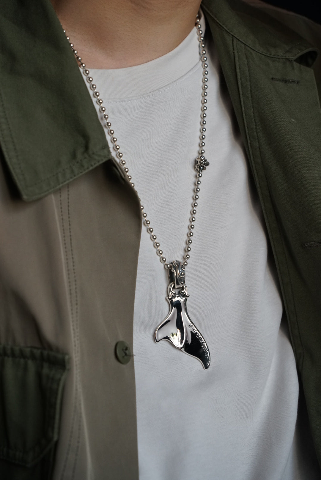PN956 Large Whale Tail Pendant