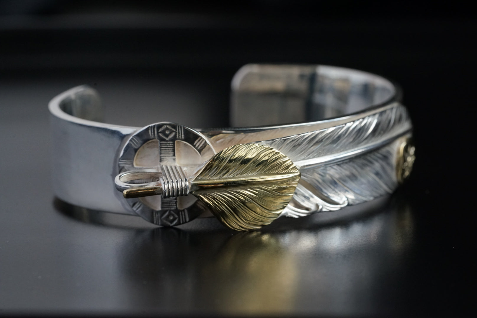 Albatory Silver Wheel 18K Top Gold 18K Gold Point Feather Bangle