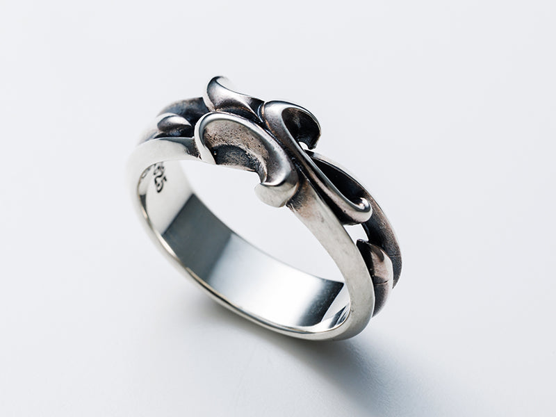 Slash Lily Ring: Narrow