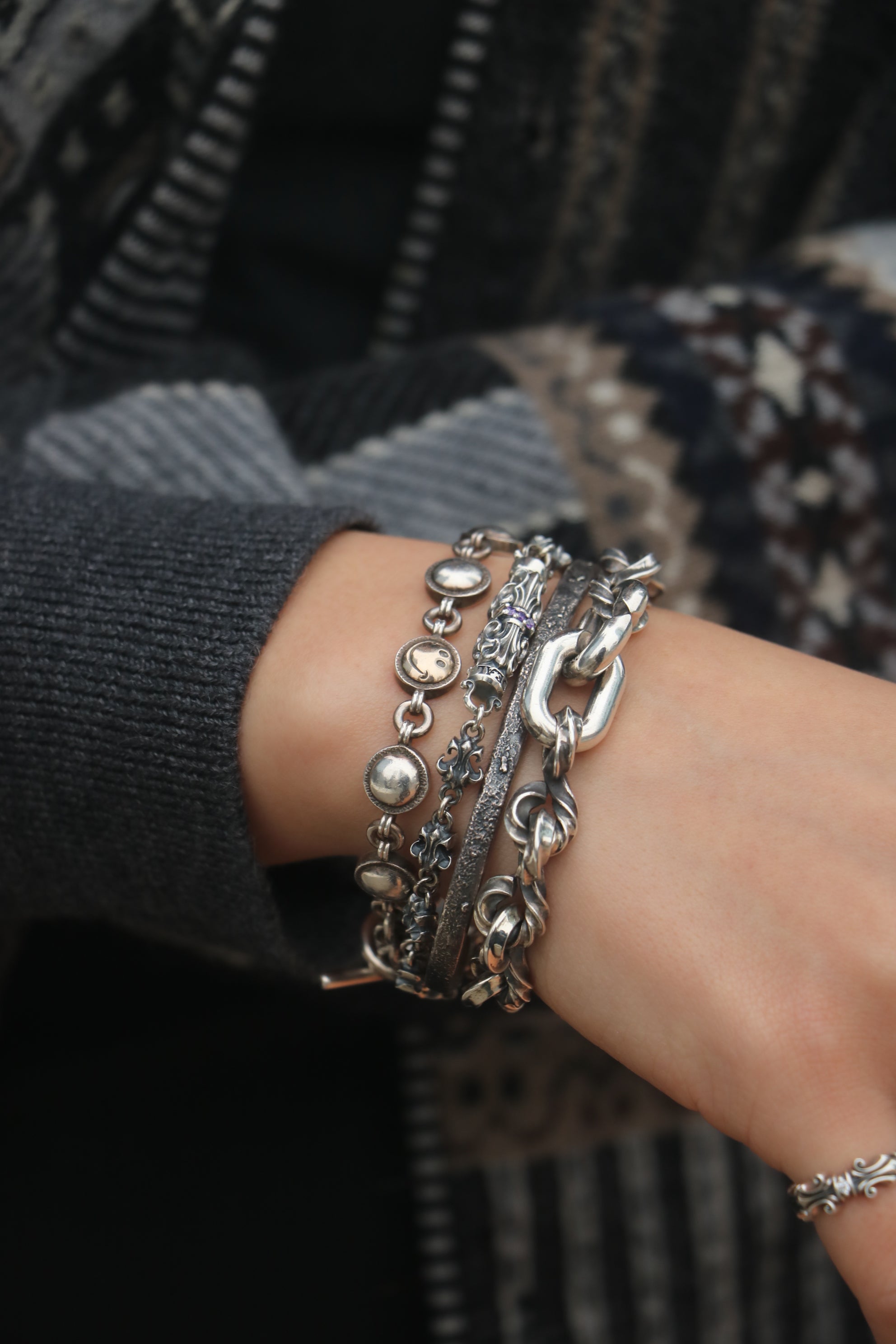 Deal Design Split Gate Bracelet / Blade Lily