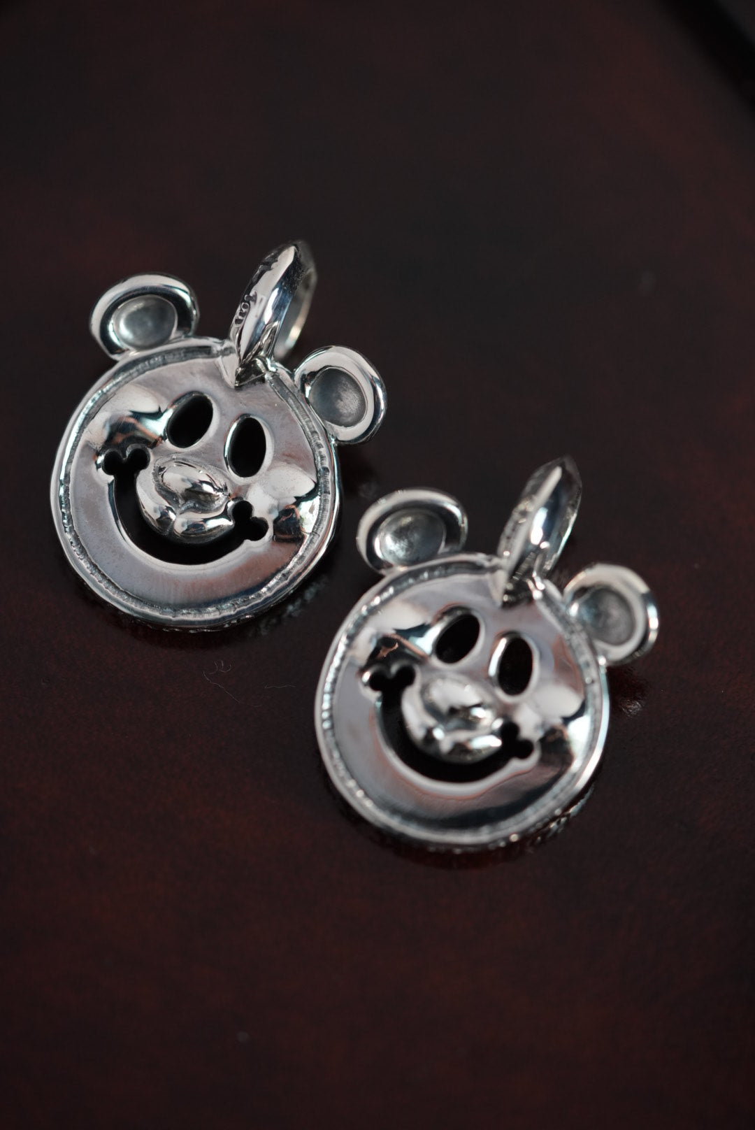 C394 Lucky Bear Happy Face Charm