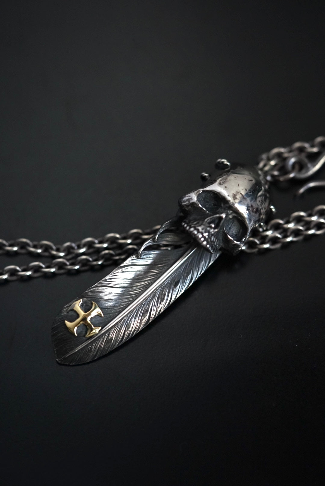 Albatory Skull Feather Pendant Set