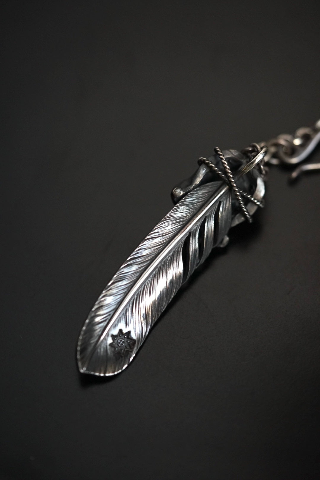 Albatory Skull Feather Pendant Set