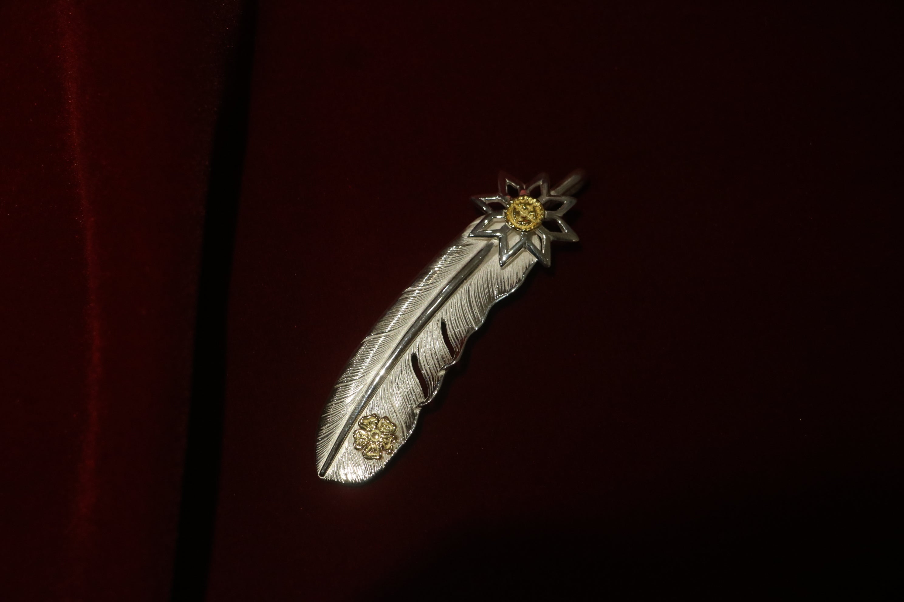 24Kt Gold Point Morning Star 18Kt Hana Silver Feather