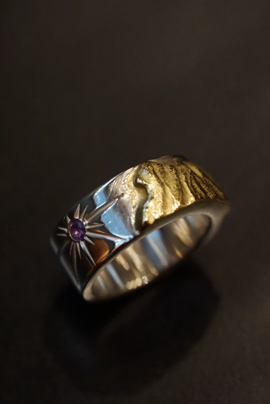 18K 金山獅子山放射戒指