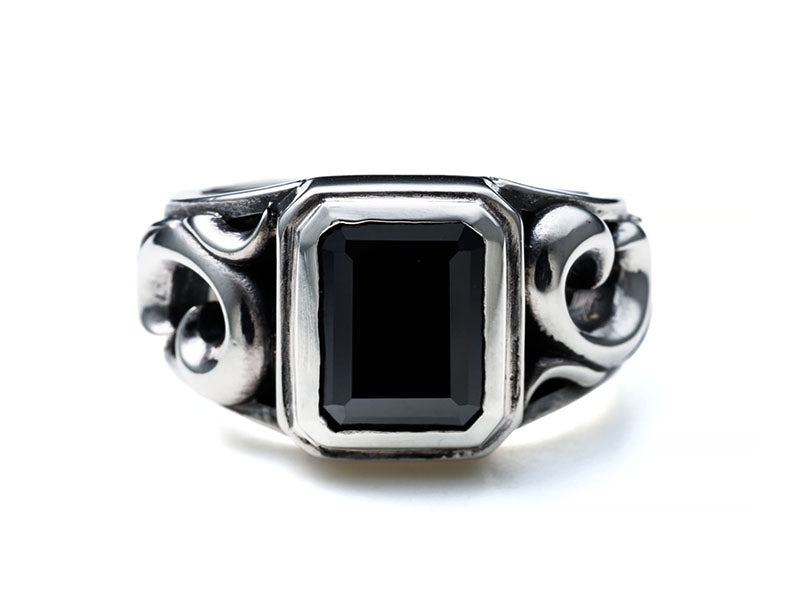 Stormy Frame Ring: Stone