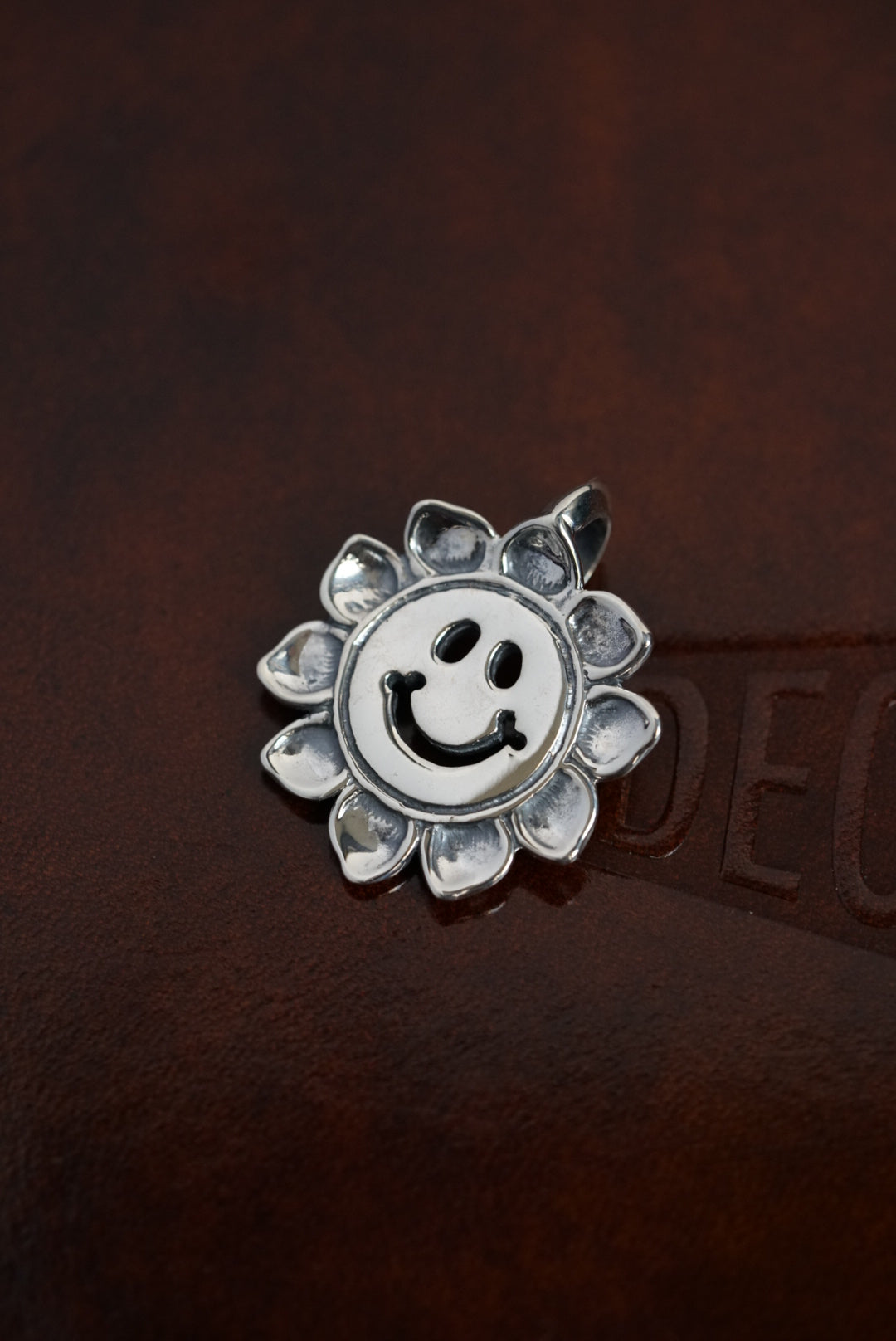 C389 Sunflower Happy Face Charm