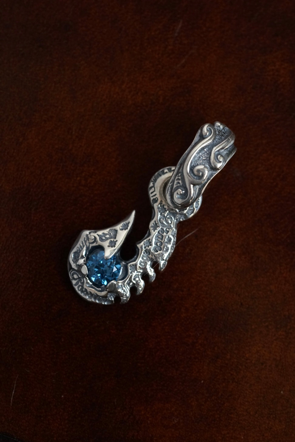 BWL - C369 Graffiti Fish Hook Large Wave Bale With Gemstone Charm 12