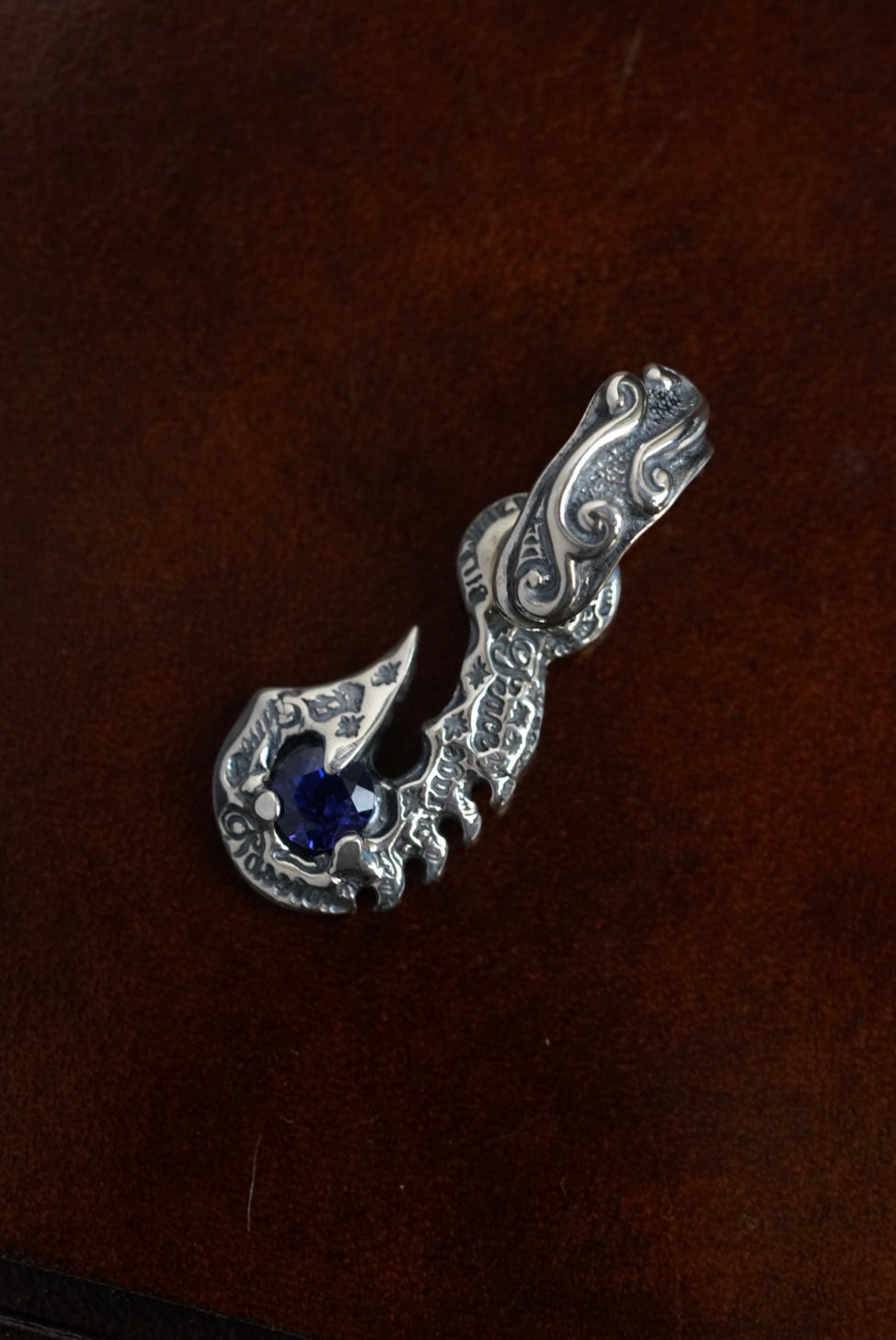 BWL - C369 Graffiti Fish Hook Large Wave Bale With Gemstone Charm 9