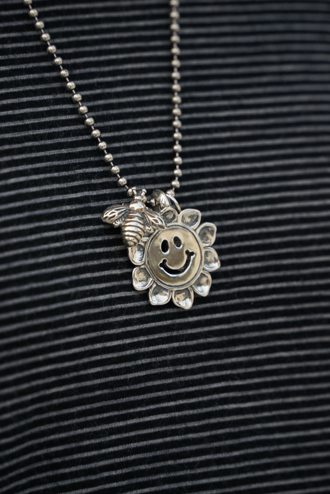 BWL - C389 Sunflower Happy Face Charm 3