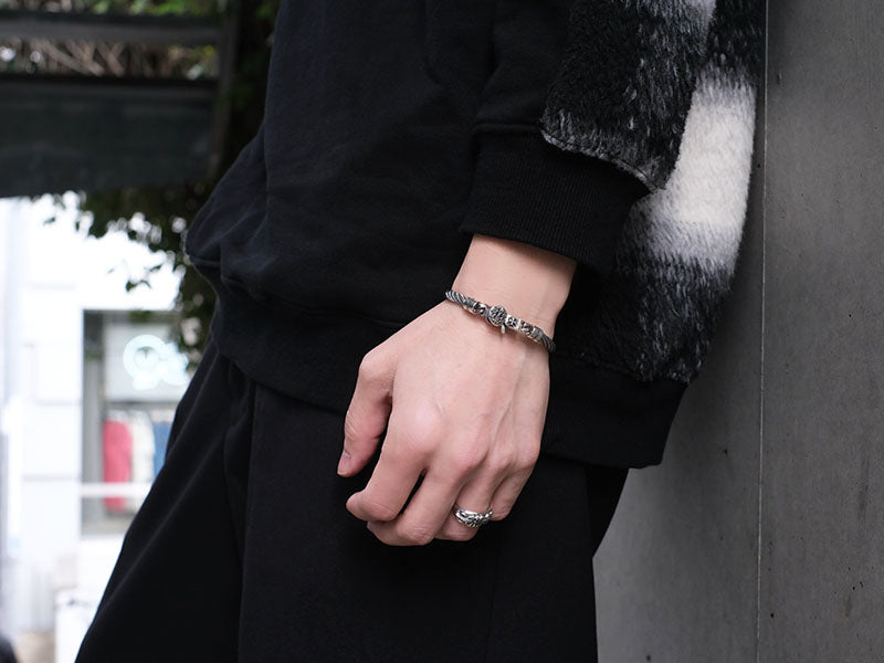 Stainless Steel Wire Bangle: Tiny Clip