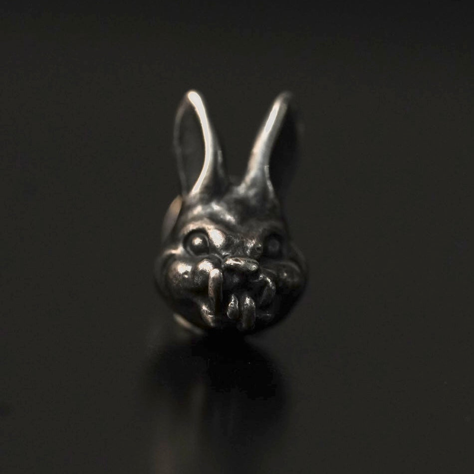 Evil Rabbit 粒裝耳環