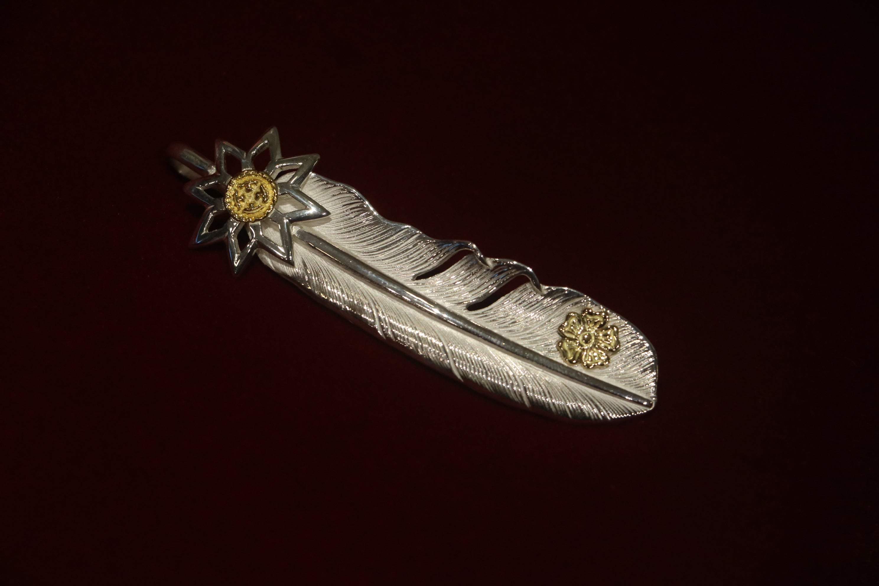 24Kt Gold Point Morning Star 18Kt Hana Silver Feather