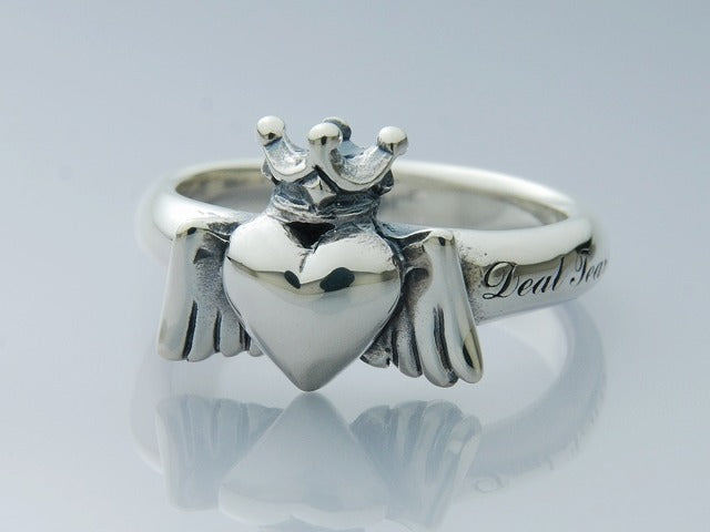 Deal Design - Angel Crown Ring 10