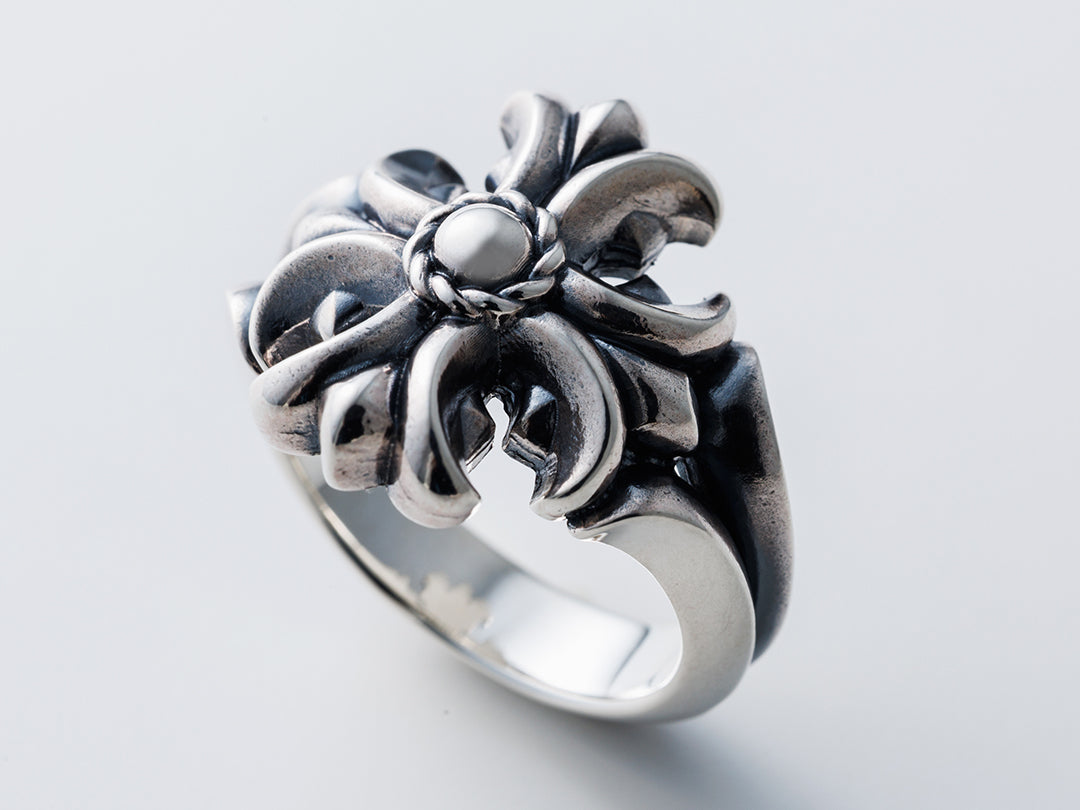 Deal Design - Barbed Cross Ring 2