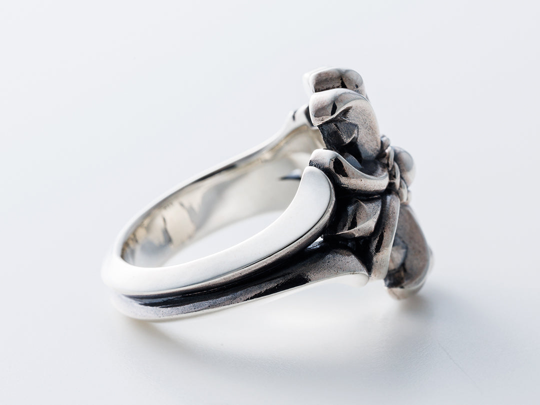Deal Design - Barbed Cross Ring 4