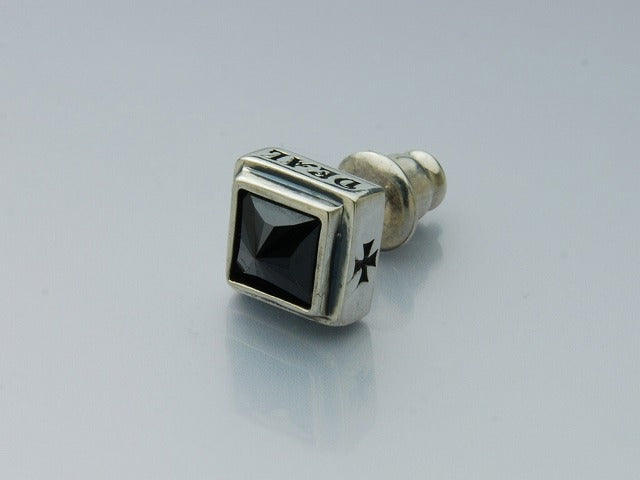 Deal Design - Black Studs Large 1