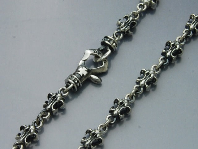 Deal Design - Blade Lily Chain 1