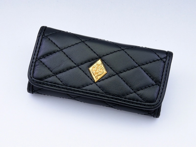 Deal Design - DIA QUILTING KEYCASE 1