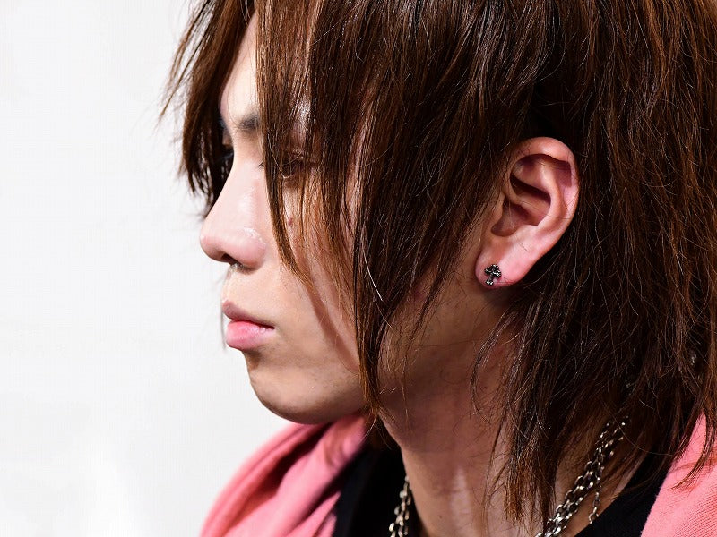 Deal Design - GL Cross Studs 2