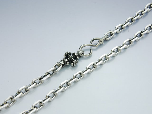 Deal Design - Grand Lily Cross Chain 1