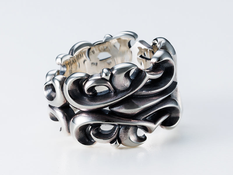 Deal Design - Horn Cross Ring 5