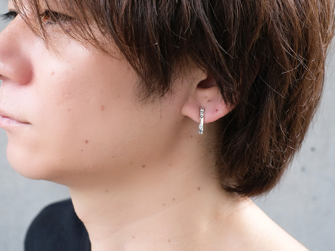 Deal Design - J Hoop : Studs 6