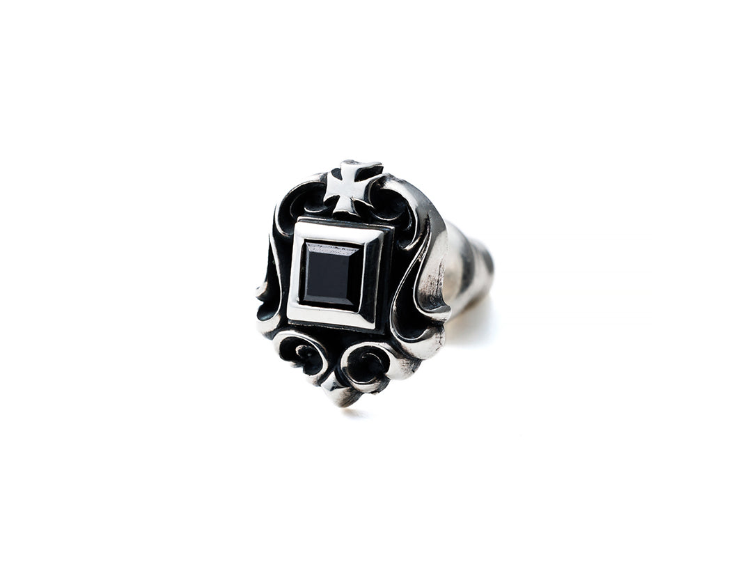 Deal Design - Lion Frame Pierce 1
