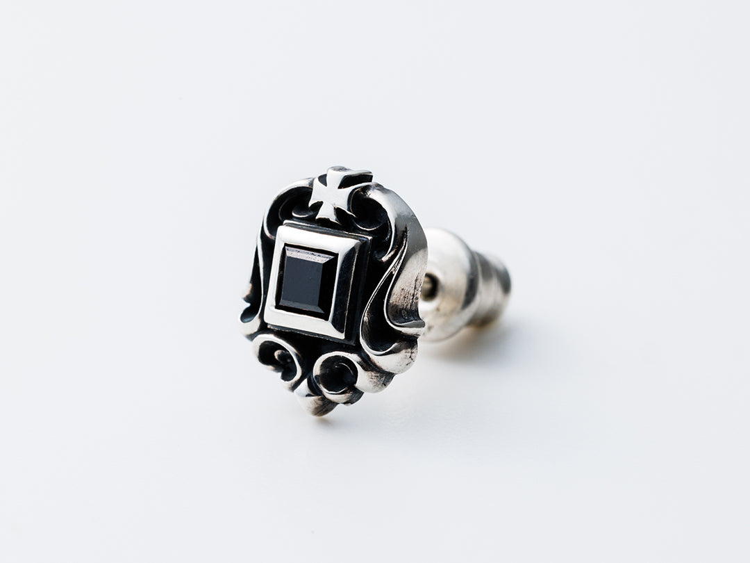 Deal Design - Lion Frame Pierce 2