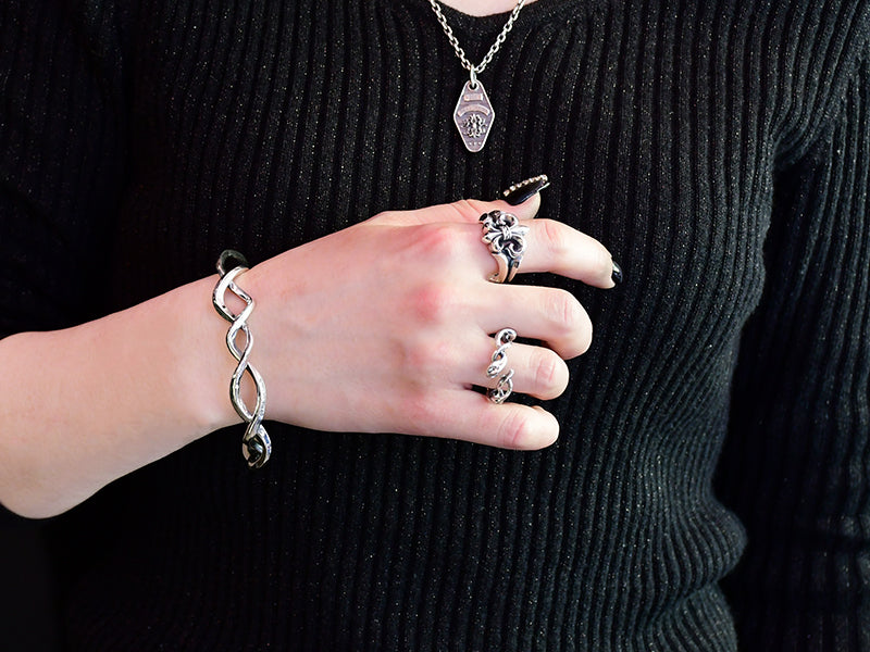 Deal Design - Naked Lily Ring 7