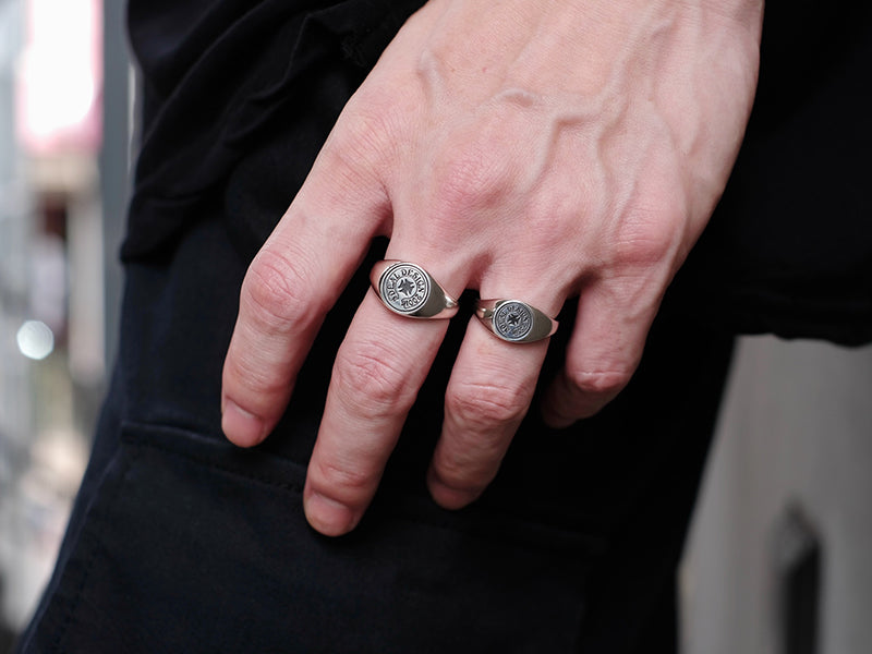 Deal Design - Seal Logo Ring: Large 8