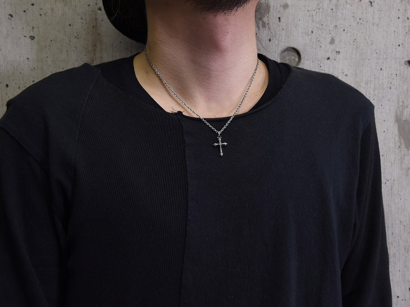 Deal Design - Spike Cross : Small 2