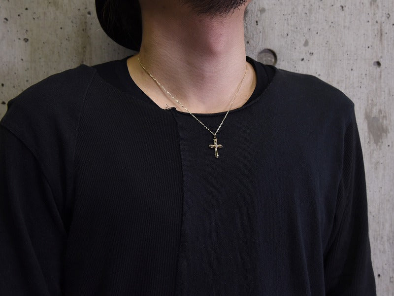 Deal Design - Spike Cross : Small 9