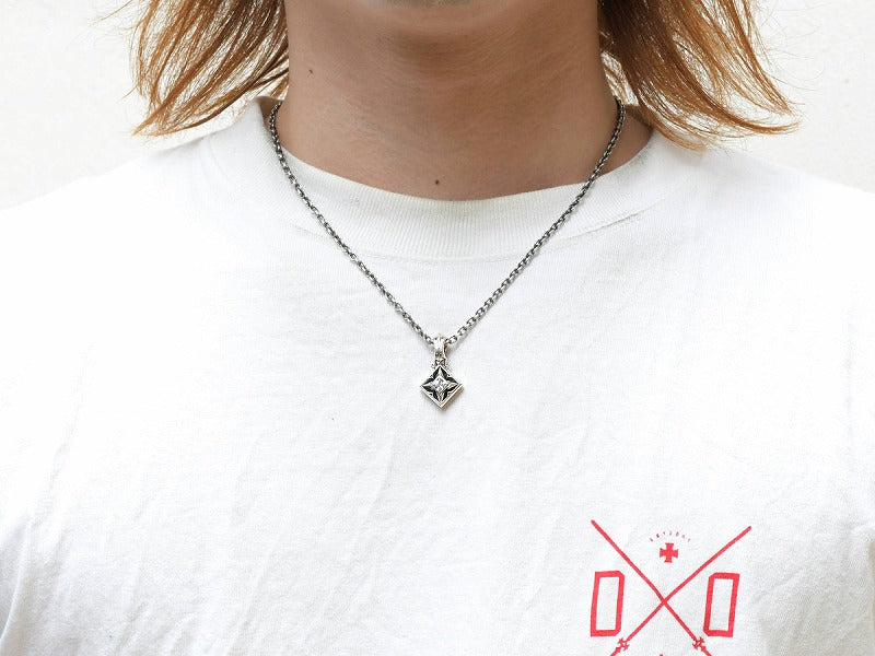 Deal Design - Square Fang Pendant 6