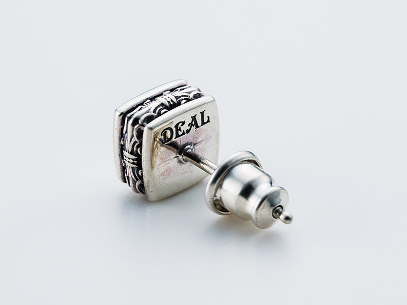 Deal Design - Square Signet Earrings 3