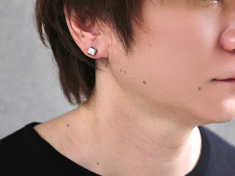Deal Design - Square Signet Earrings 5